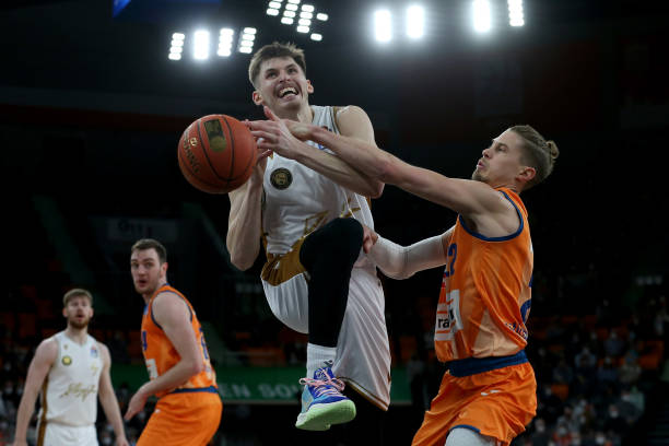 却在团队中 却在团队中