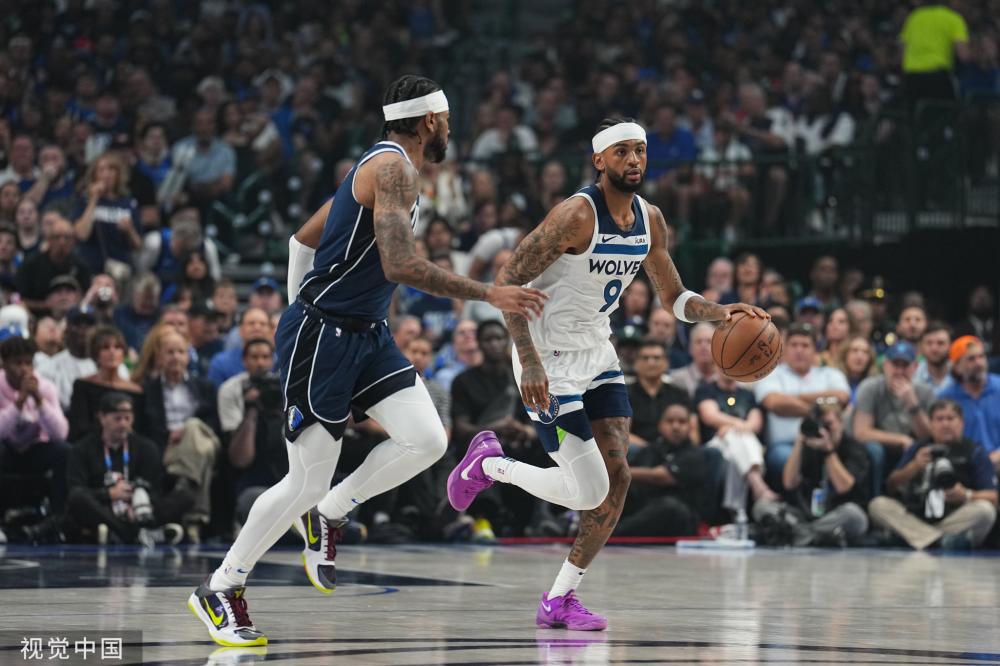 两支球队展 两支球队展